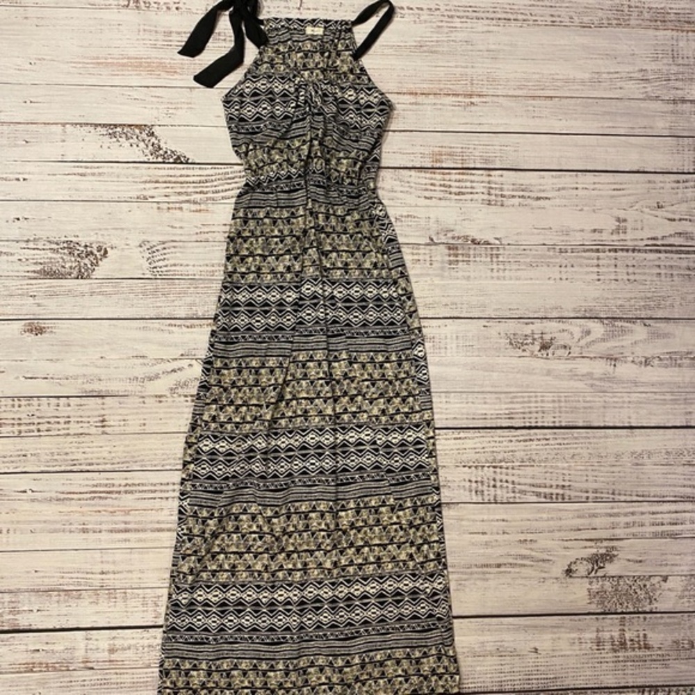 Everly black and off white maxi dress